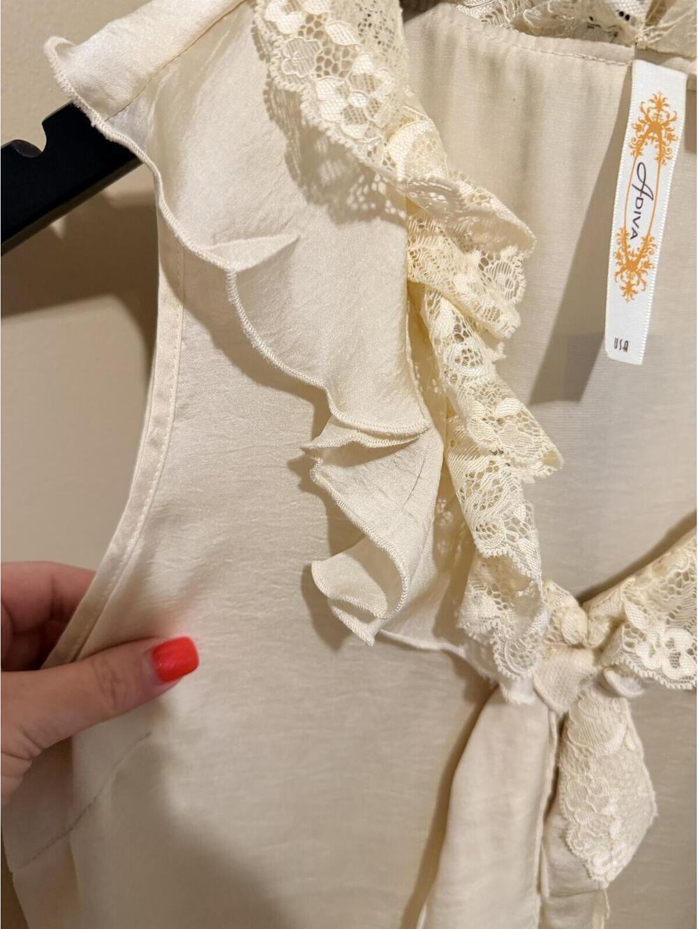 Diva Cream Lace Ruffle Tie Neck Sleeveless Blouse Size M - Picture 4 of 6